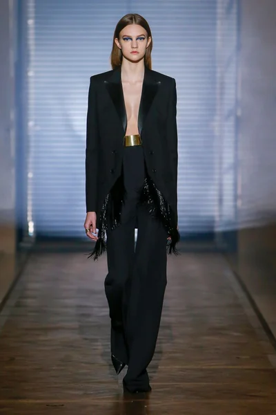 Look 25